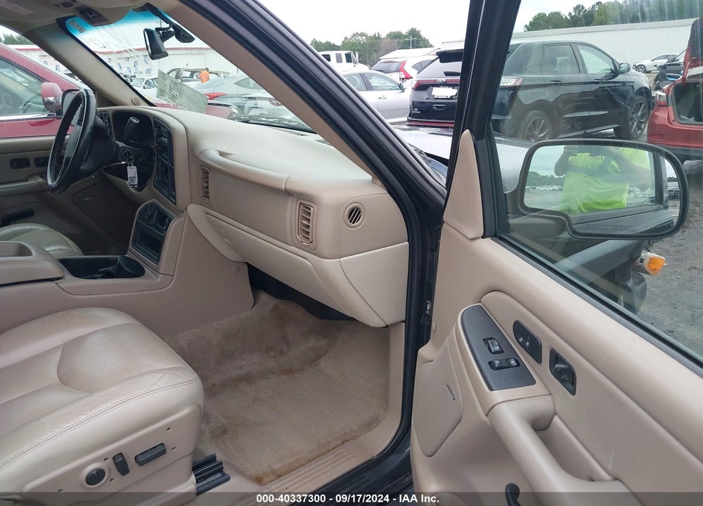 2006 CHEVROLET TAHOE LT VIN: 1GNEK13Z76R163854