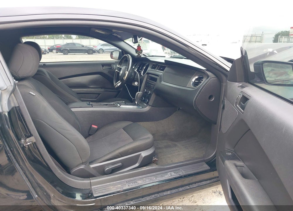 2014 FORD MUSTANG V6 VIN: 1ZVBP8AM2E5334705