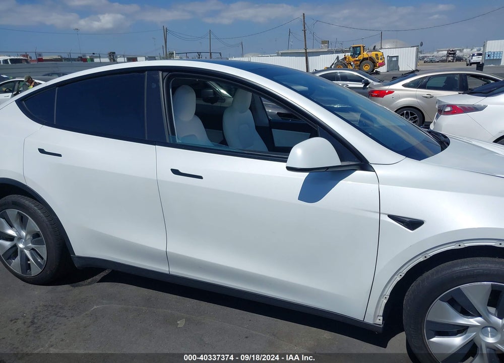 2021 TESLA MODEL Y STANDARD RANGE REAR-WHEEL DRIVE VIN: 5YJYGDED0MF163207