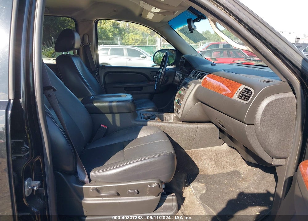 2011 GMC YUKON XL 1500 SLE VIN: 1GKS2HE32BR246376