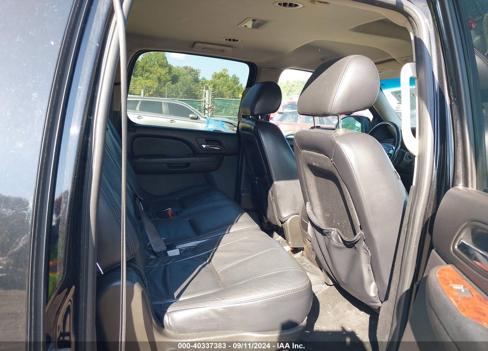 2011 GMC YUKON XL 1500 SLE VIN: 1GKS2HE32BR246376