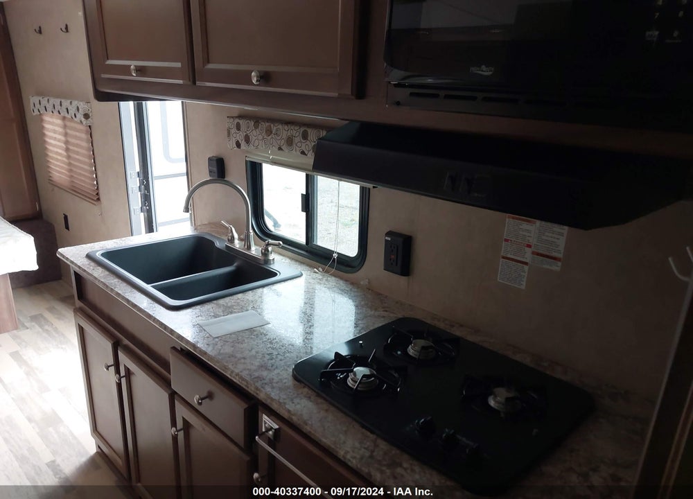 2018 CLIPPER ULTRA LIGHT TRAVEL TRAILERS VIN: 5ZT2CWKB8JJ115523
