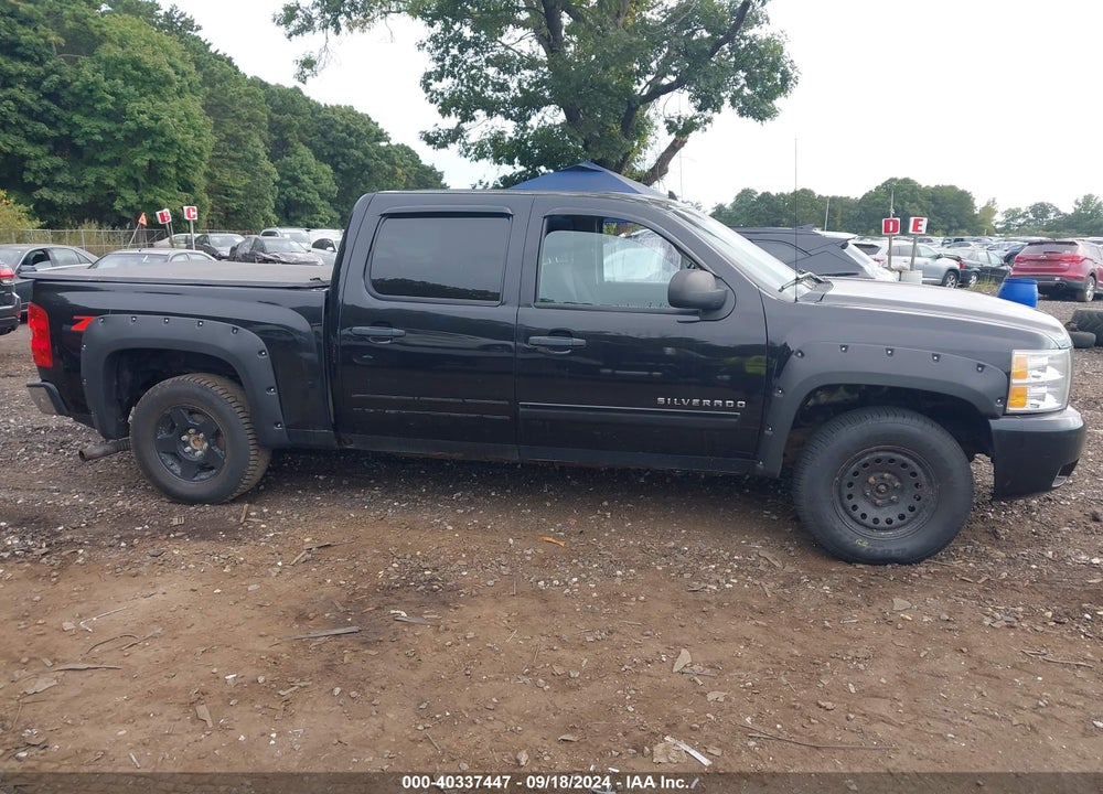2011 CHEVROLET SILVERADO 1500 LT VIN: 3GCPKSE37BG194175