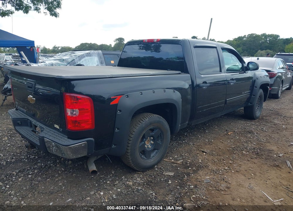 2011 CHEVROLET SILVERADO 1500 LT VIN: 3GCPKSE37BG194175