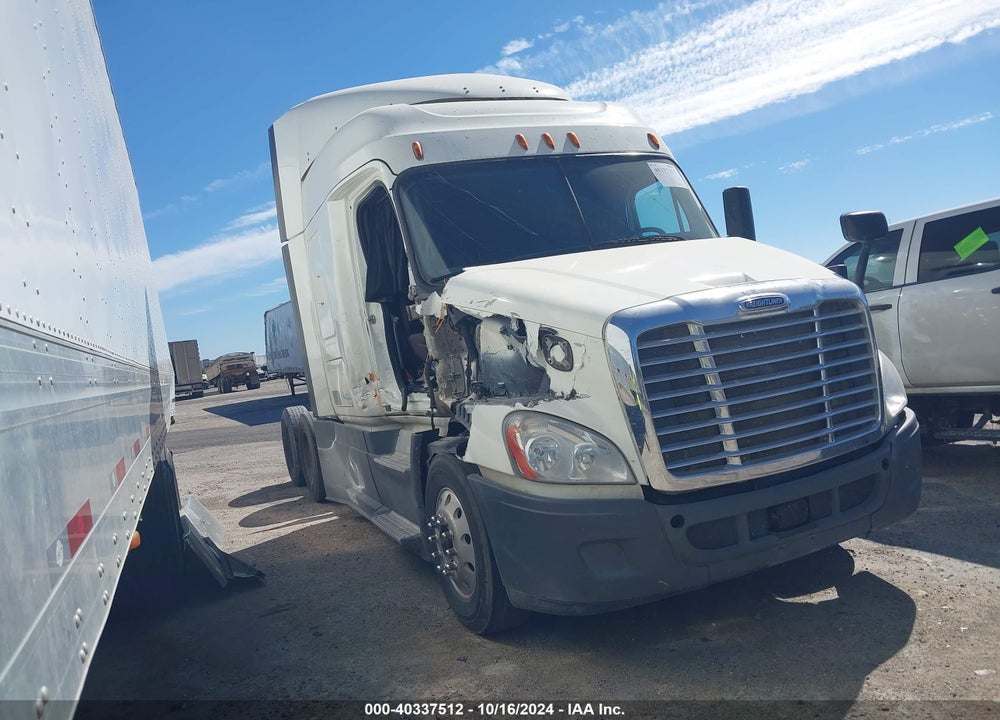 2015 FREIGHTLINER CASCADIA 113 VIN: 3AKJGHDV3FSGR0533