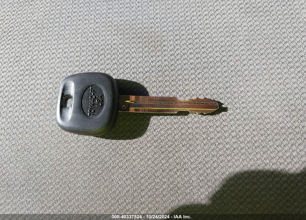 2010 TOYOTA CAMRY LE VIN: 4T1BF3EKXAU041602