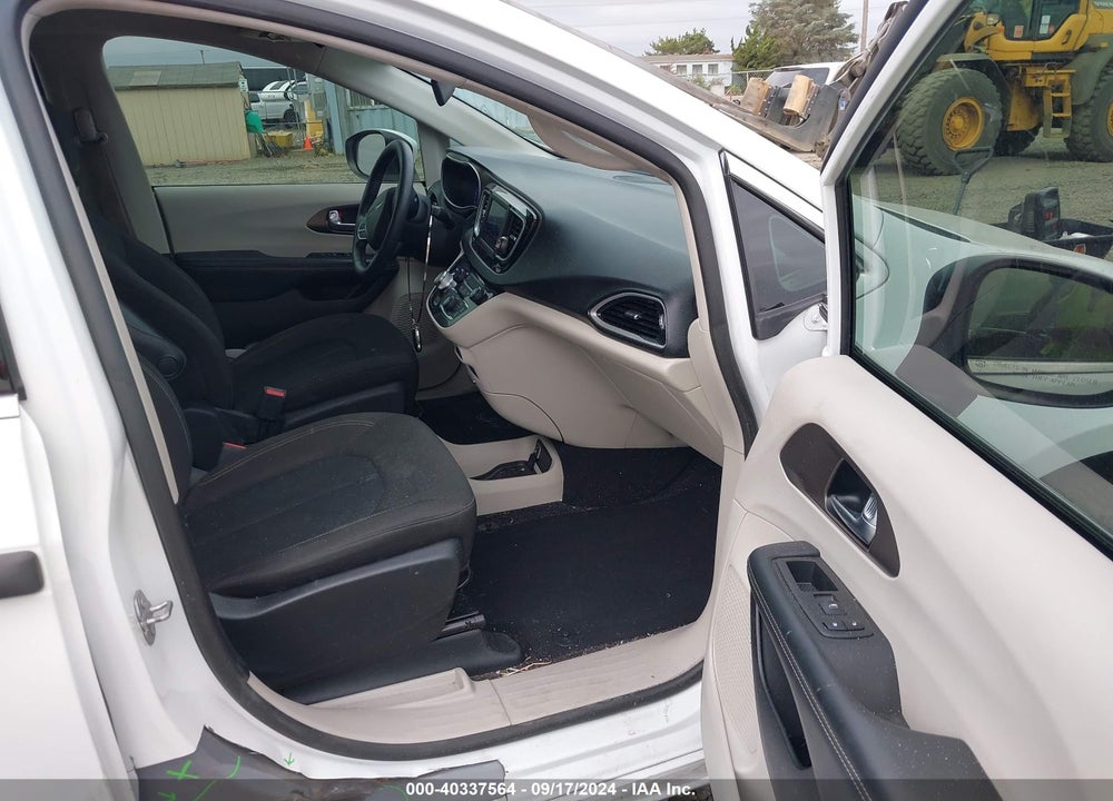 2020 CHRYSLER VOYAGER L VIN: 2C4RC1AG7LR146387