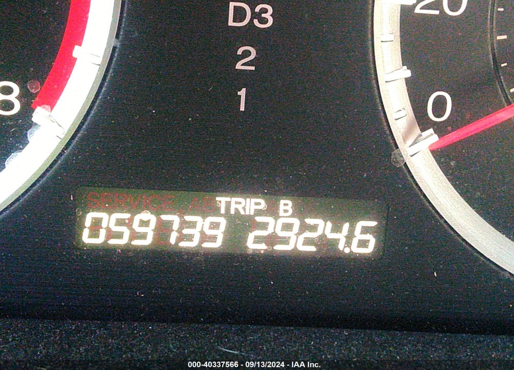 2011 HONDA ACCORD 3.5 EX VIN: 1HGCP3F77BA011624