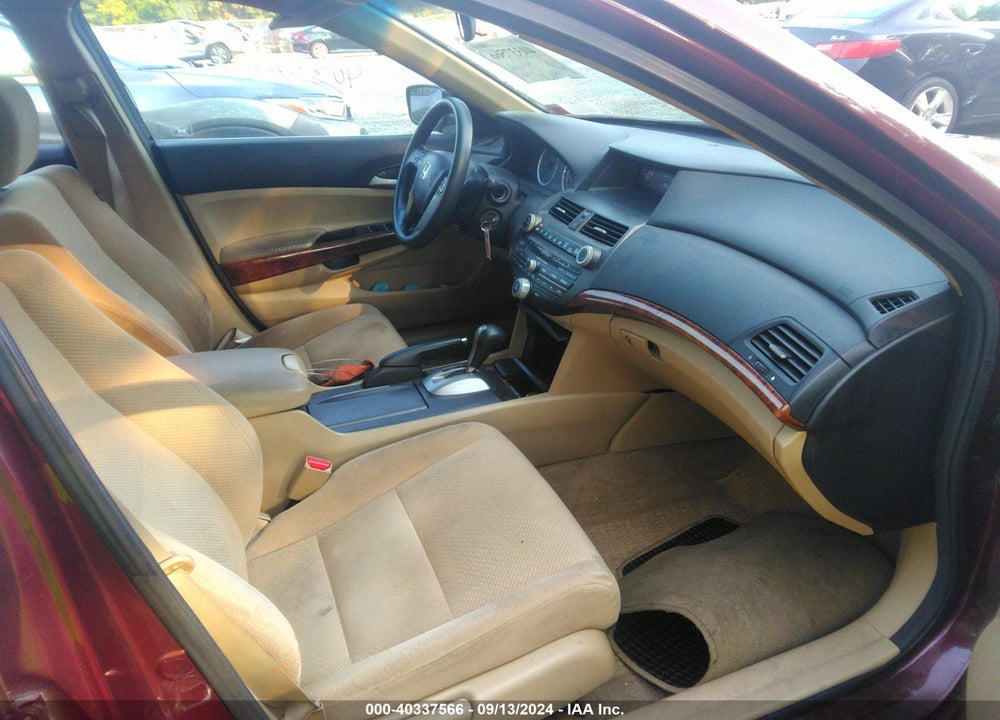 2011 HONDA ACCORD 3.5 EX VIN: 1HGCP3F77BA011624