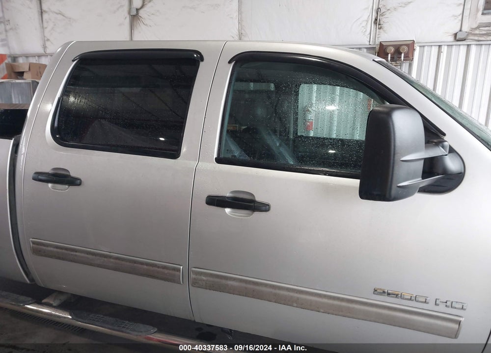 2011 CHEVROLET SILVERADO 2500HD LT VIN: 1GC1KXCG9BF215277