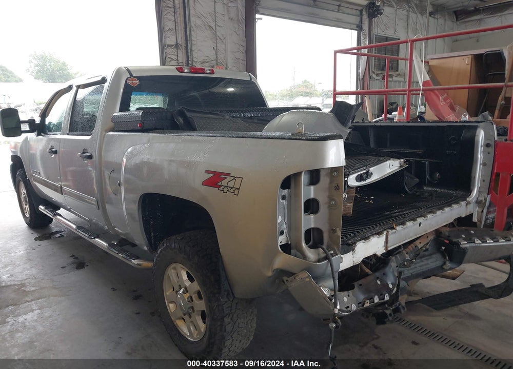 2011 CHEVROLET SILVERADO 2500HD LT VIN: 1GC1KXCG9BF215277
