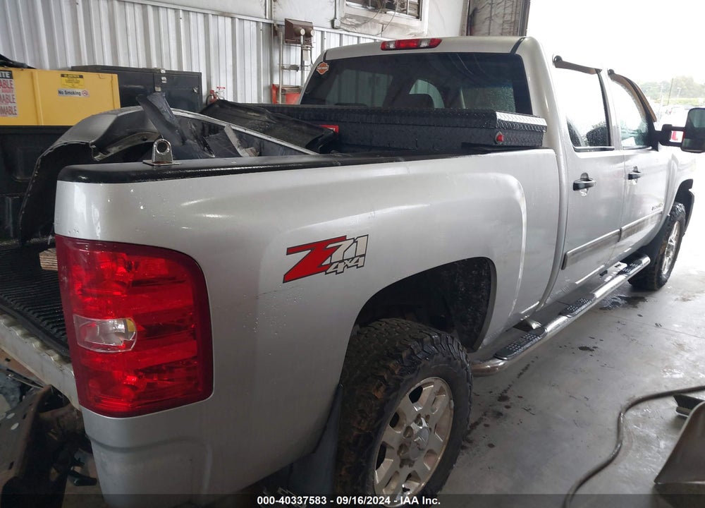 2011 CHEVROLET SILVERADO 2500HD LT VIN: 1GC1KXCG9BF215277