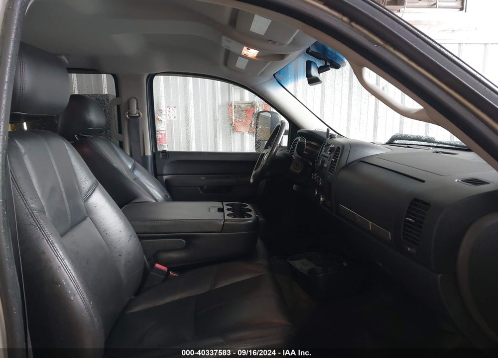 2011 CHEVROLET SILVERADO 2500HD LT VIN: 1GC1KXCG9BF215277