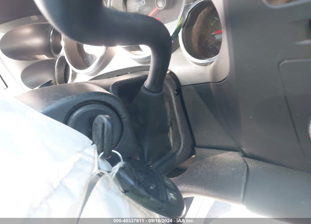 2013 CHEVROLET SILVERADO 1500 LT VIN: 1GCRKSE74DZ244772