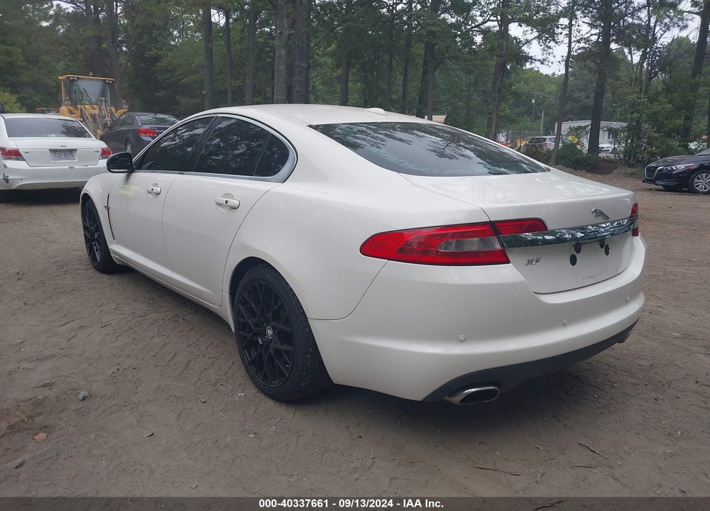 2010 JAGUAR XF PREMIUM VIN: SAJWA0GB1ALR52196