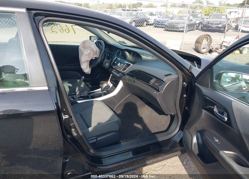2016 HONDA ACCORD VIN: 1HGCR2F35GA245527