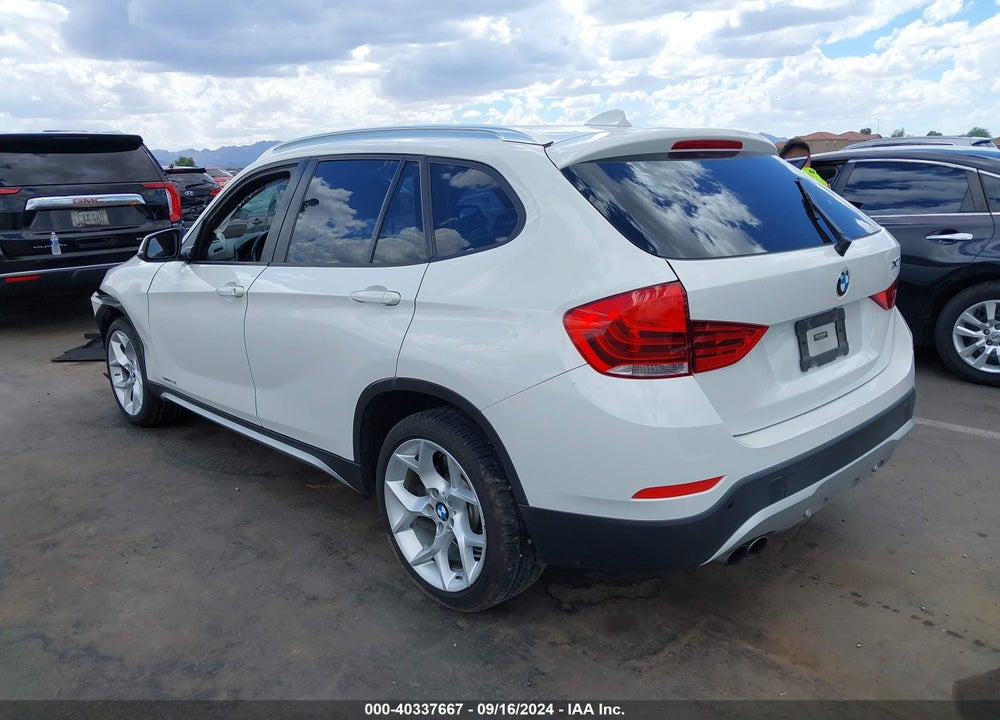 2015 BMW X1 SDRIVE28I VIN: WBAVM1C58FV498223