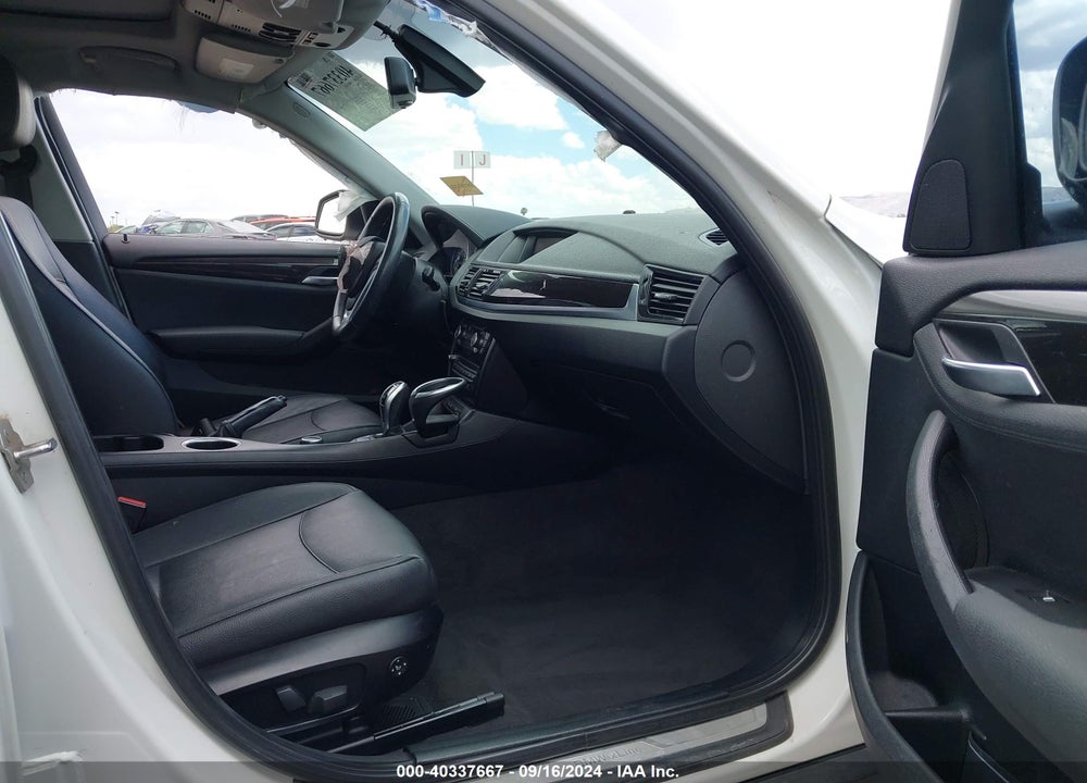 2015 BMW X1 SDRIVE28I VIN: WBAVM1C58FV498223