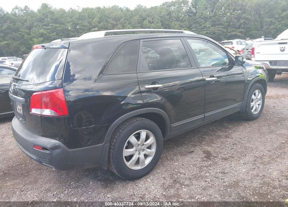 2013 KIA SORENTO LX VIN: 5XYKT3A66DG323697
