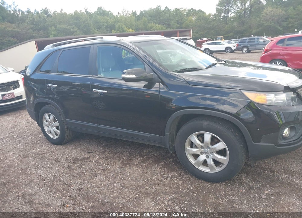 2013 KIA SORENTO LX VIN: 5XYKT3A66DG323697