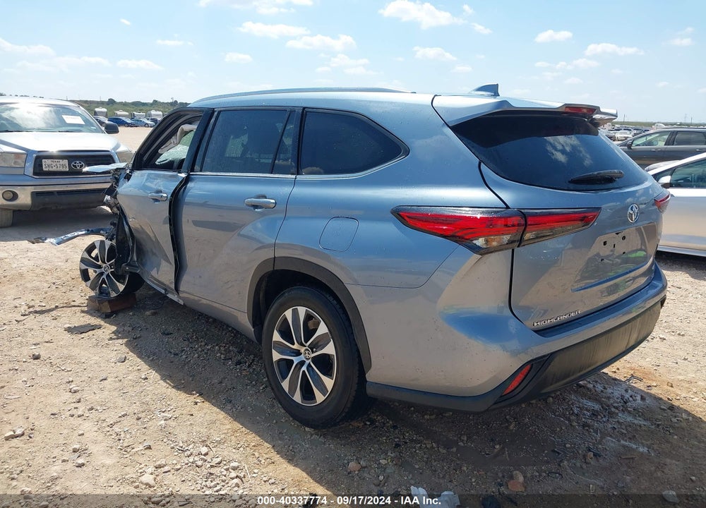 2021 TOYOTA HIGHLANDER XLE VIN: 5TDGZRAHXMS059170