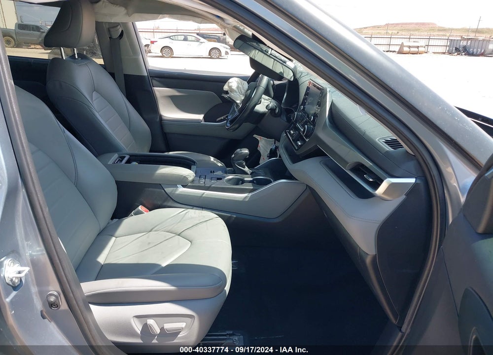 2021 TOYOTA HIGHLANDER XLE VIN: 5TDGZRAHXMS059170
