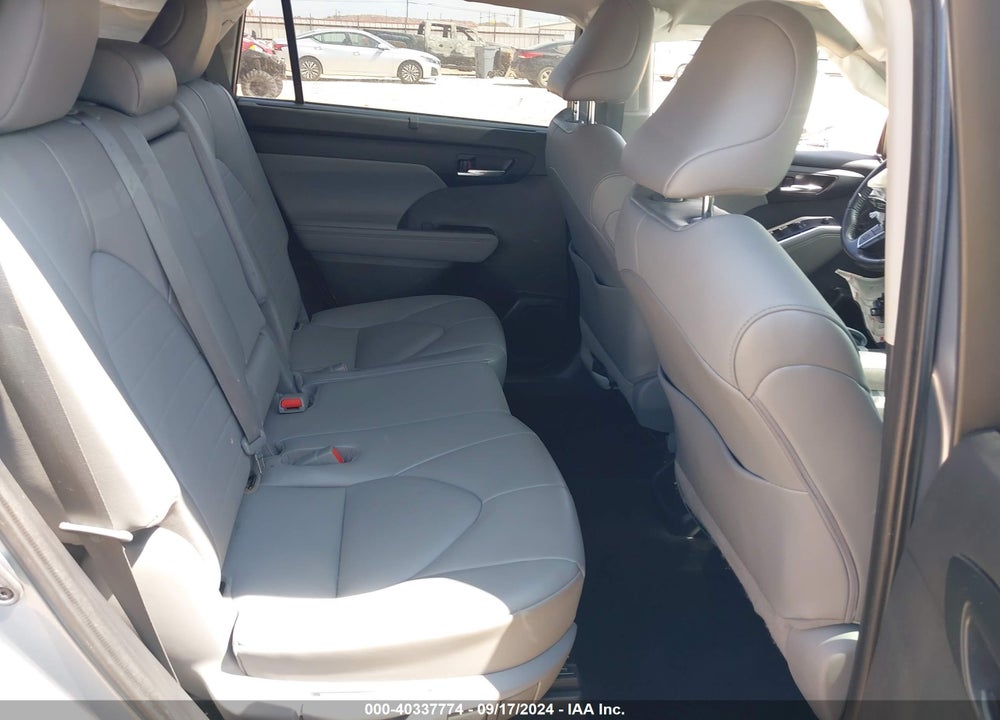 2021 TOYOTA HIGHLANDER XLE VIN: 5TDGZRAHXMS059170