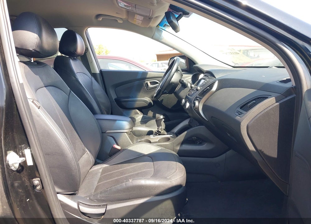 2015 HYUNDAI TUCSON LIMITED VIN: KM8JUCAG3FU974901