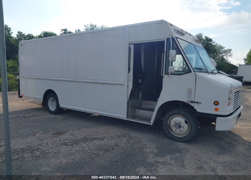 2009 FREIGHTLINER MT45 M LINE WALK-IN VAN VIN: 4UZAANDU69CAM3540