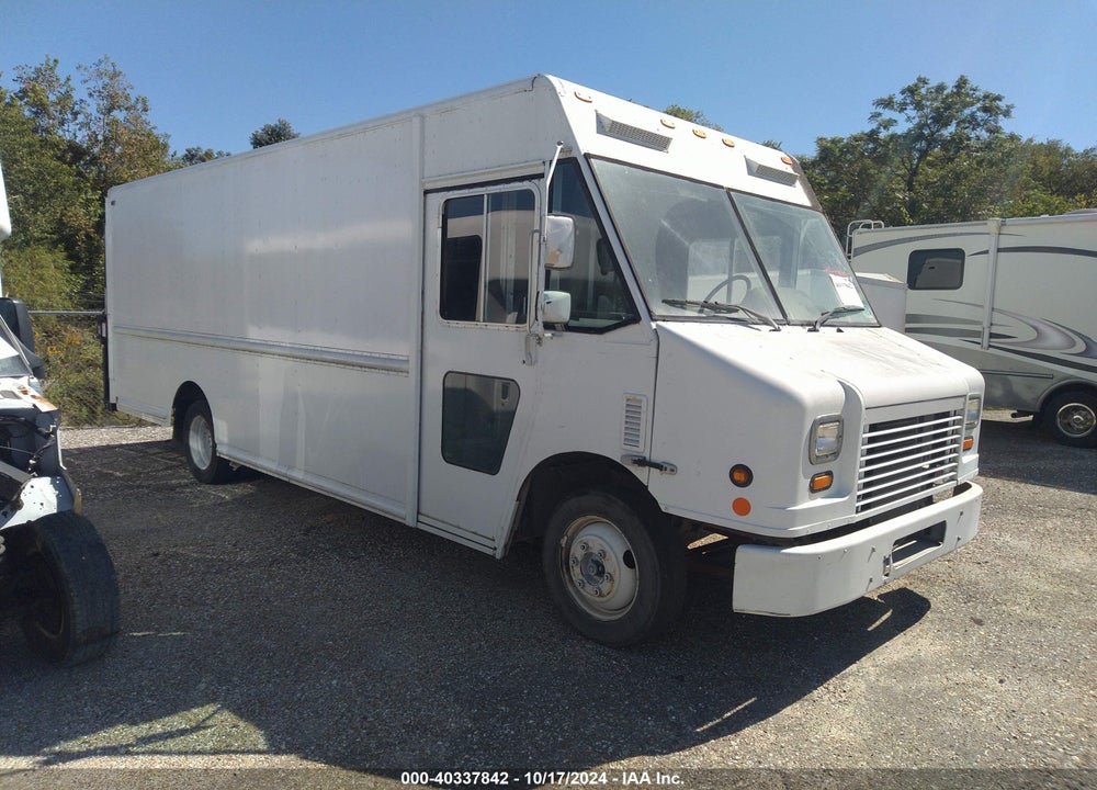 2009 FREIGHTLINER MT45 M LINE WALK-IN VAN VIN: 4UZAANDU69CAM3540