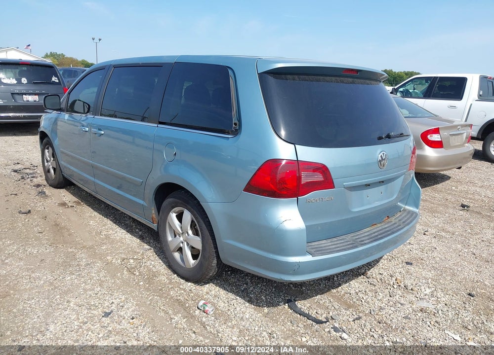 2010 VOLKSWAGEN ROUTAN SE VIN: 2V4RW3D17AR348420