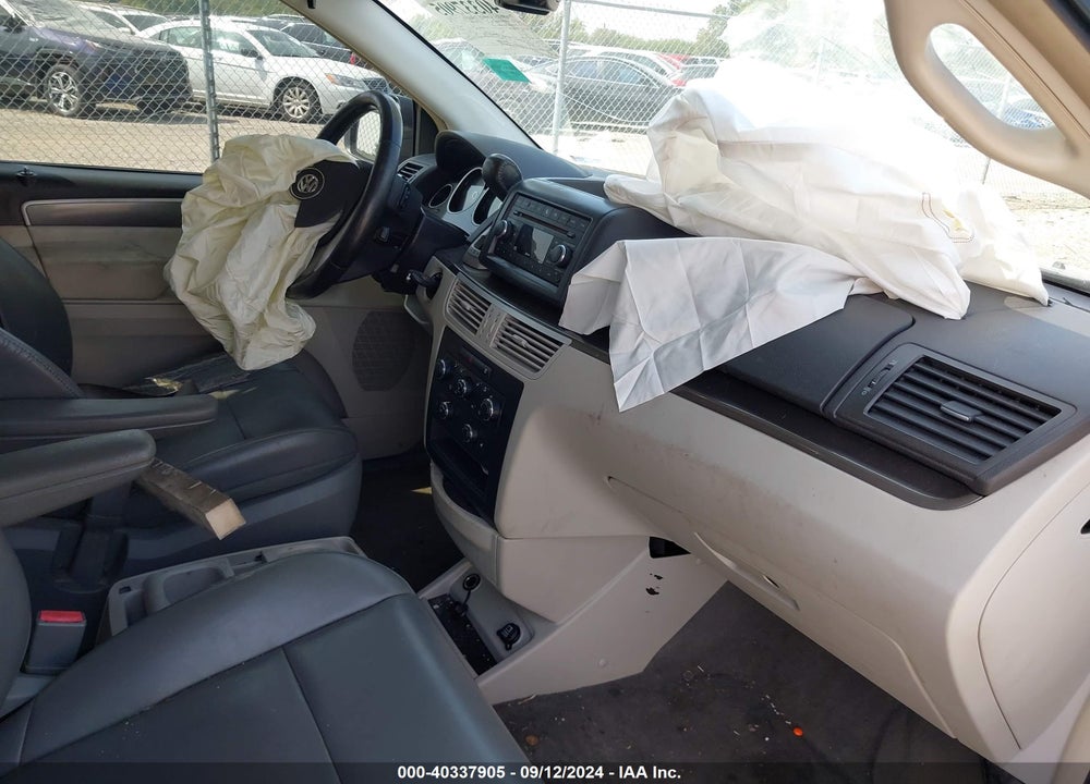 2010 VOLKSWAGEN ROUTAN SE VIN: 2V4RW3D17AR348420