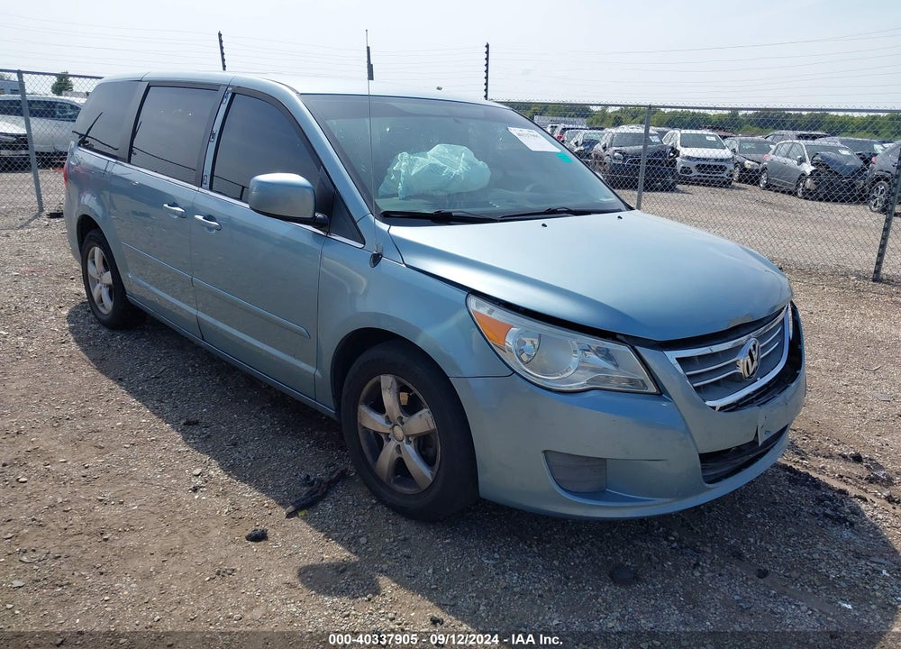 2010 VOLKSWAGEN ROUTAN SE VIN: 2V4RW3D17AR348420