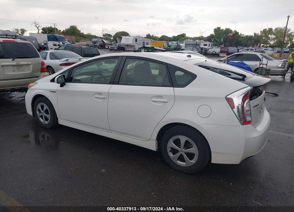 2013 TOYOTA PRIUS TWO VIN: JTDKN3DU7D5643589