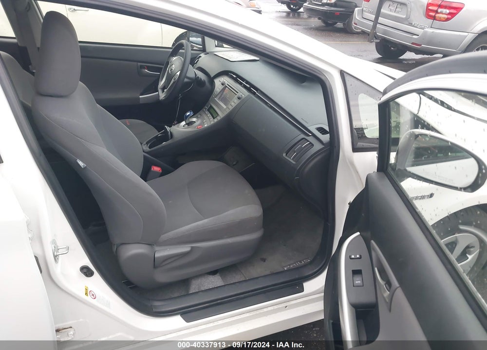 2013 TOYOTA PRIUS TWO VIN: JTDKN3DU7D5643589