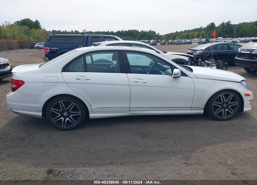 2013 MERCEDES-BENZ C 300 LUXURY 4MATIC/SPORT 4MATIC VIN: WDDGF8AB7DR251763