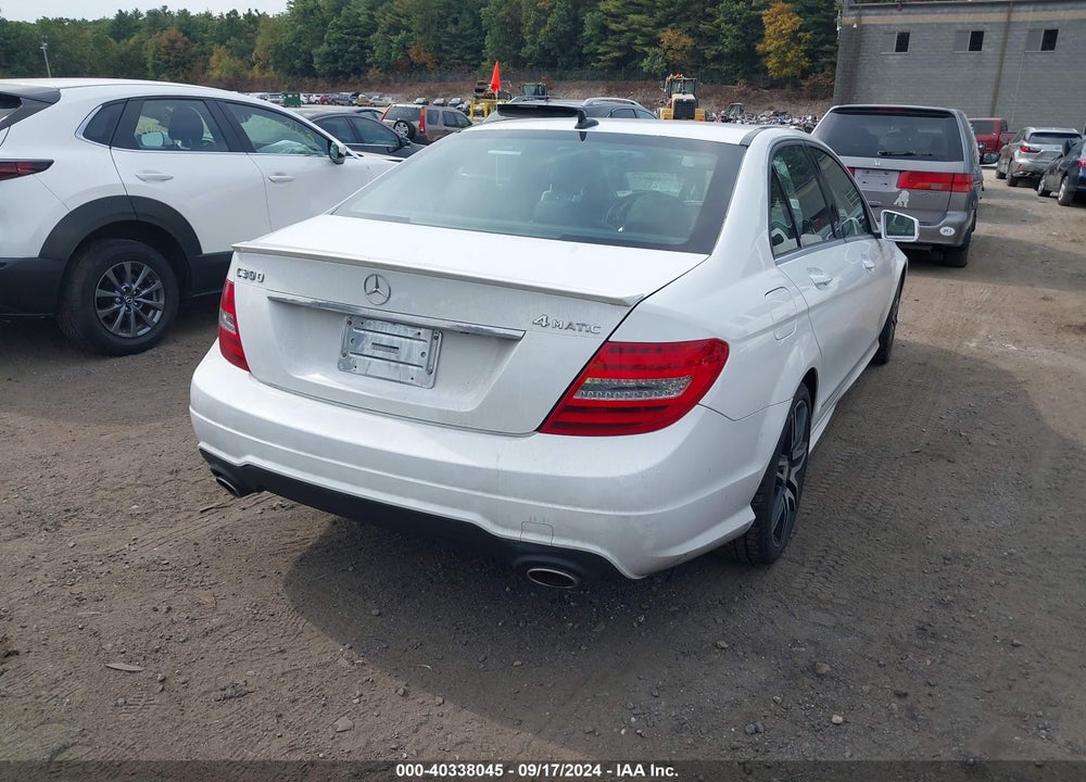 2013 MERCEDES-BENZ C 300 LUXURY 4MATIC/SPORT 4MATIC VIN: WDDGF8AB7DR251763