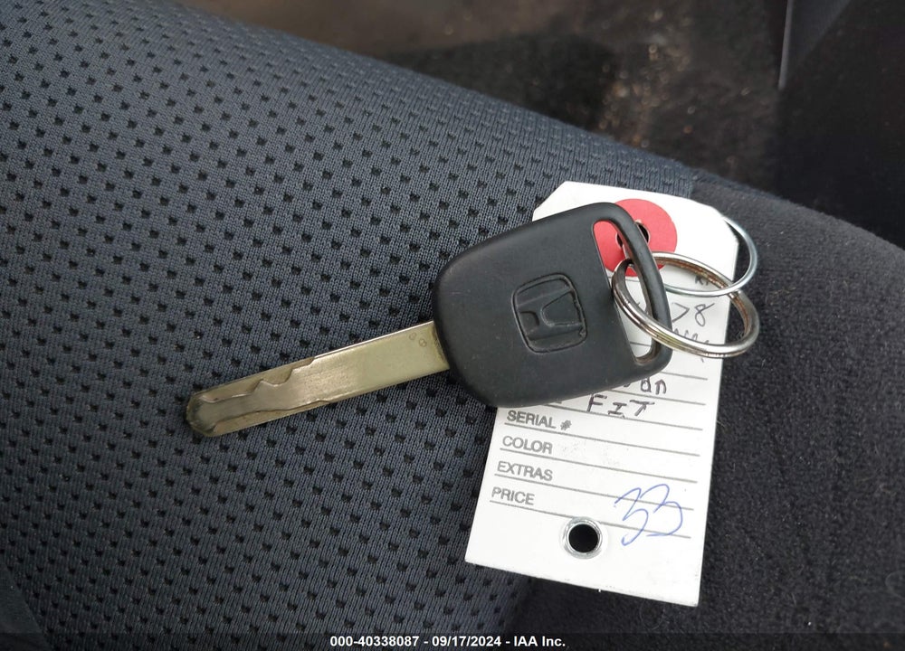 2008 HONDA FIT VIN: JHMGD38408S072472