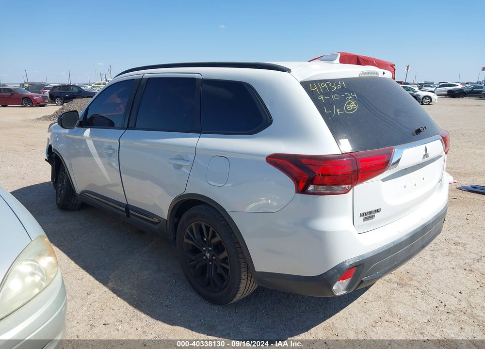 2018 MITSUBISHI OUTLANDER LE VIN: JA4AD3A34JZ030712