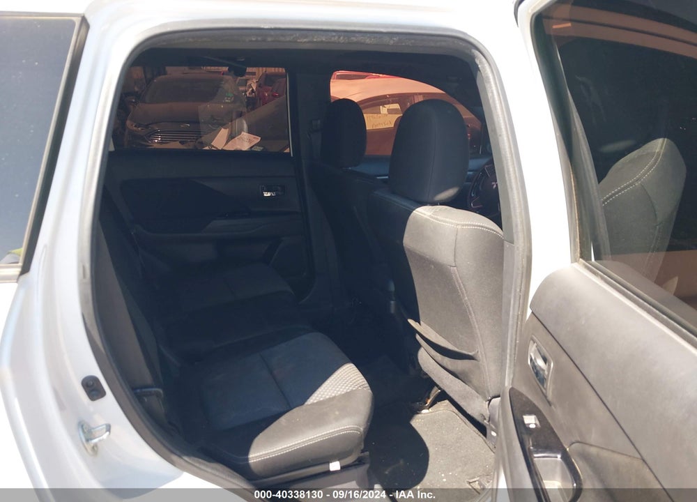 2018 MITSUBISHI OUTLANDER LE VIN: JA4AD3A34JZ030712