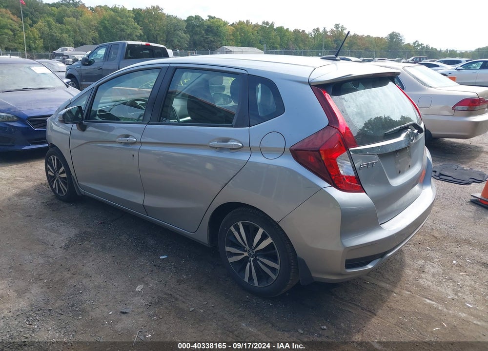 2018 HONDA FIT EX VIN: 3HGGK5H82JM715040