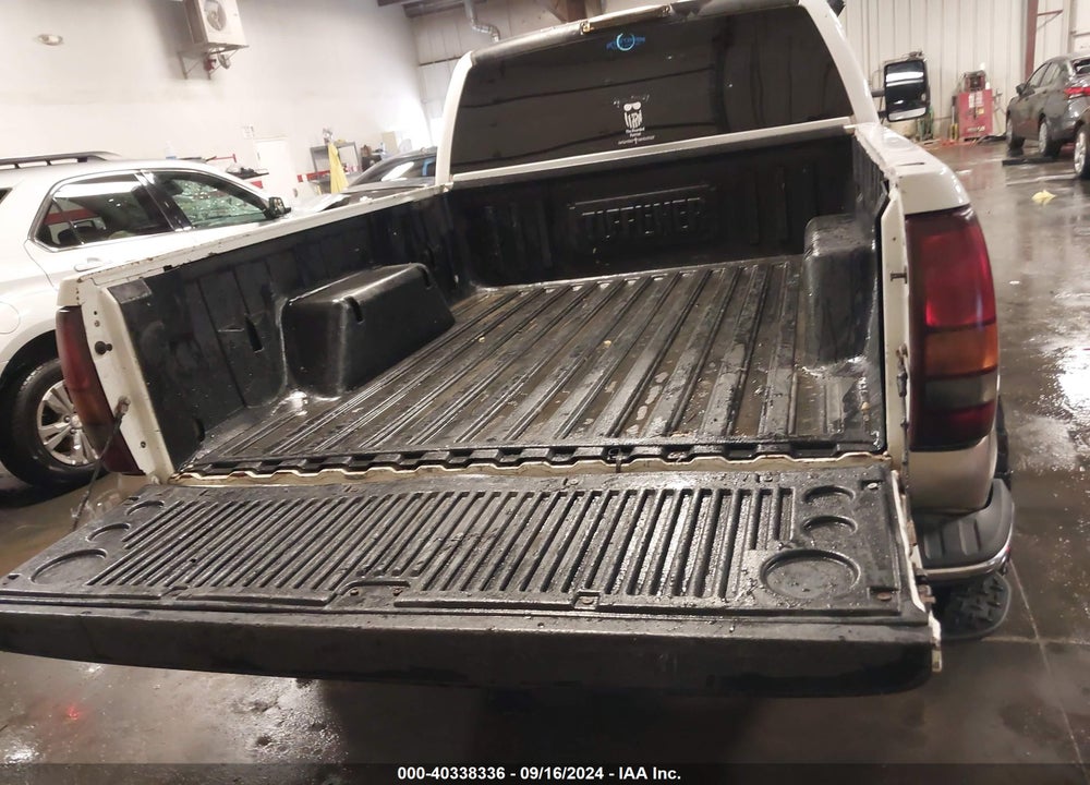 2000 GMC SIERRA 1500 SLE VIN: 2GTEK19T8Y1193226