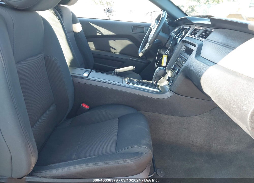 2014 FORD MUSTANG V6 VIN: 1ZVBP8AM3E5201144