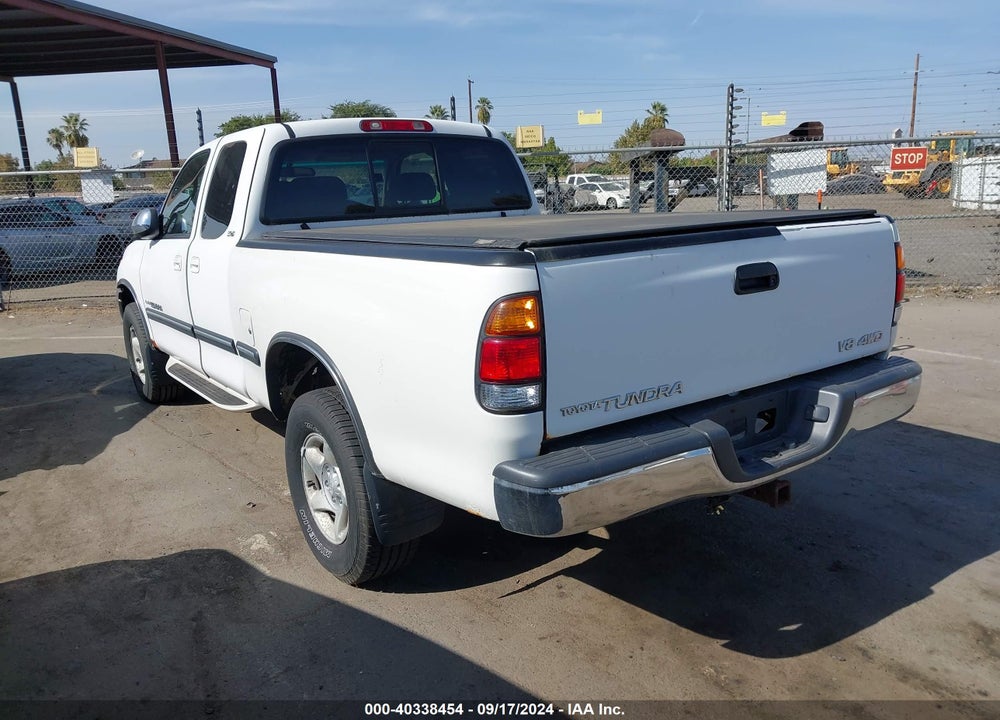 2000 TOYOTA TUNDRA SR5 V8 VIN: 5TBBT4411YS066777