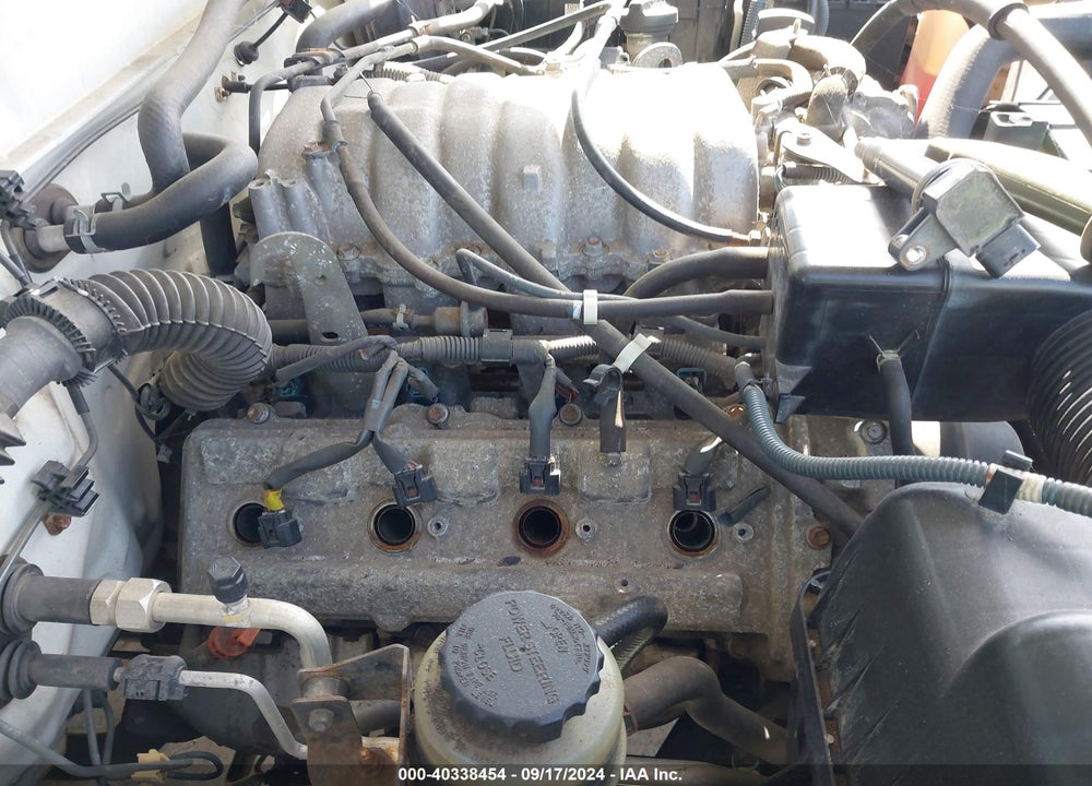 2000 TOYOTA TUNDRA SR5 V8 VIN: 5TBBT4411YS066777