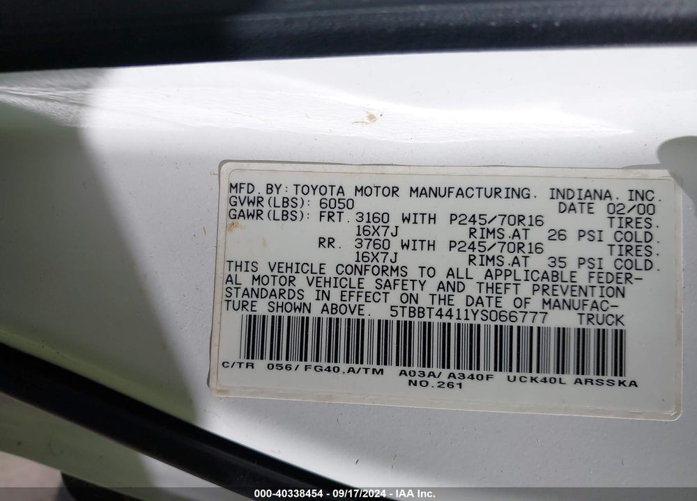 2000 TOYOTA TUNDRA SR5 V8 VIN: 5TBBT4411YS066777