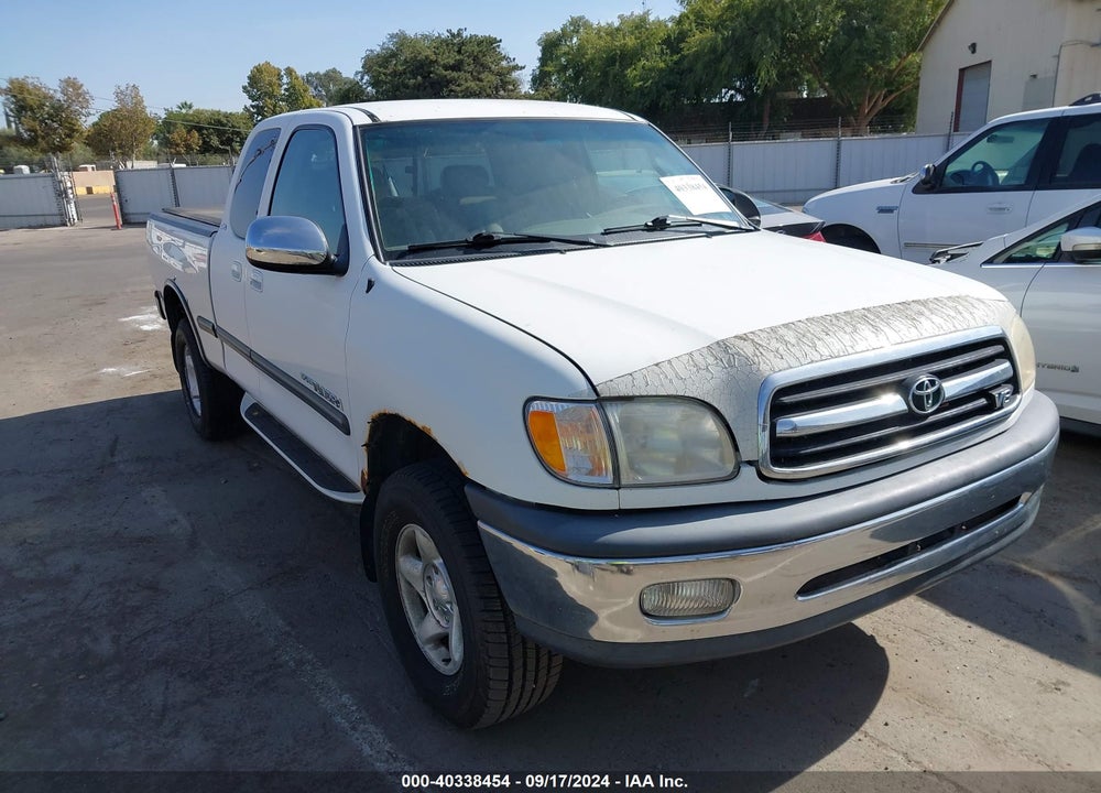 2000 TOYOTA TUNDRA SR5 V8 VIN: 5TBBT4411YS066777