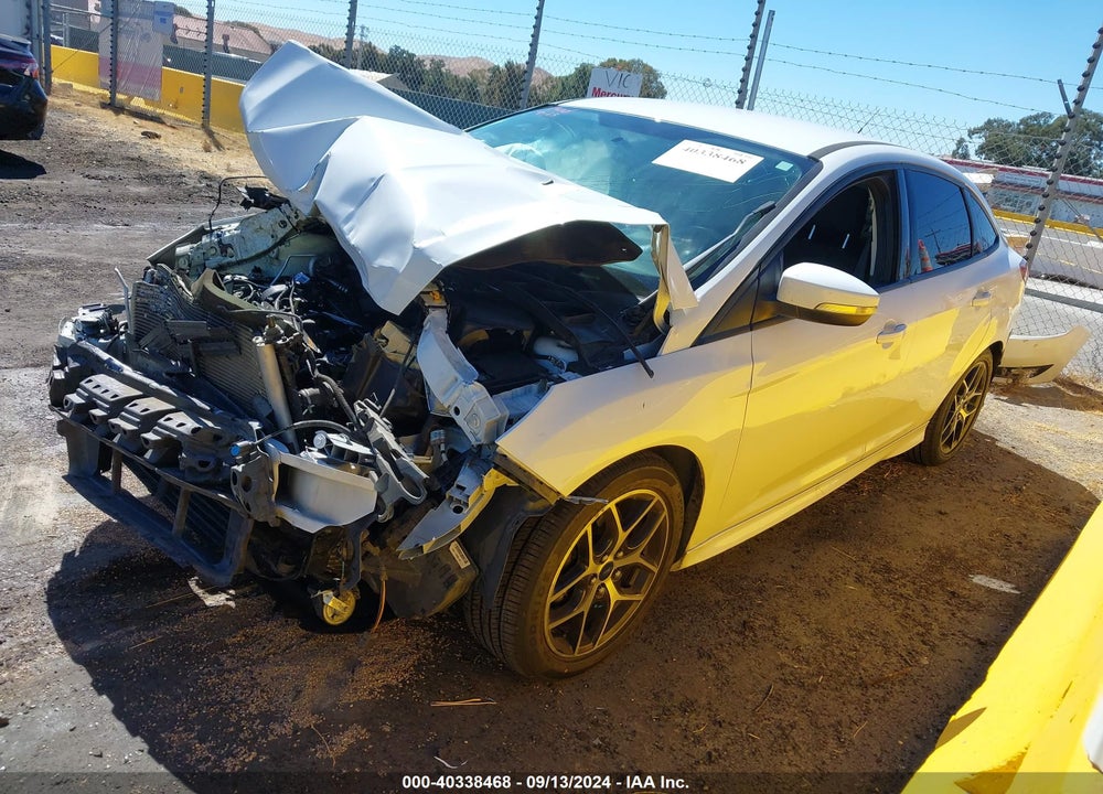 2015 FORD FOCUS SE VIN: 1FADP3F23FL262129