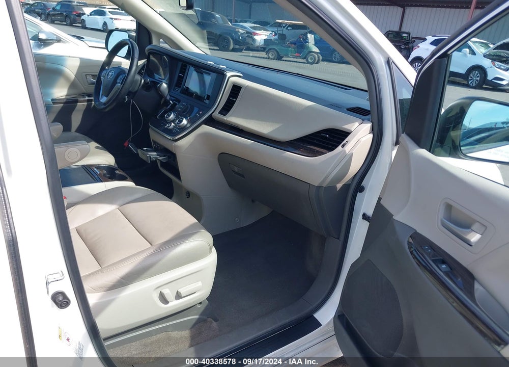 2015 TOYOTA SIENNA XLE 8 PASSENGER VIN: 5TDYK3DC0FS576003