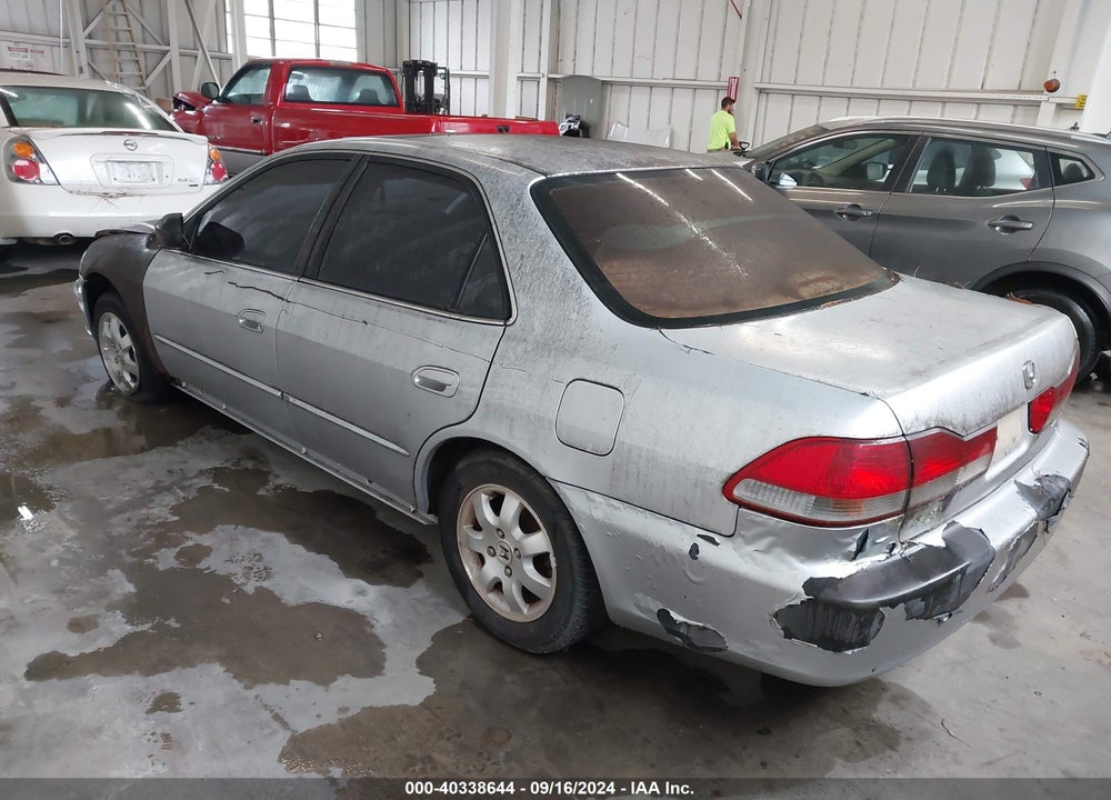 2001 HONDA ACCORD 2.3 EX VIN: 1HGCG66811A125708